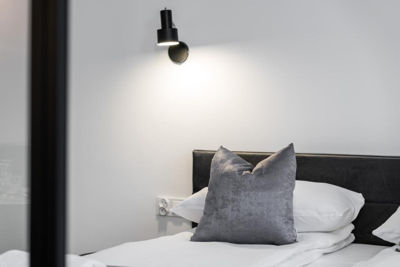Apartments Poznan Chwaliszewo Residence With Free Garage By Noclegi Renters Exterior photo